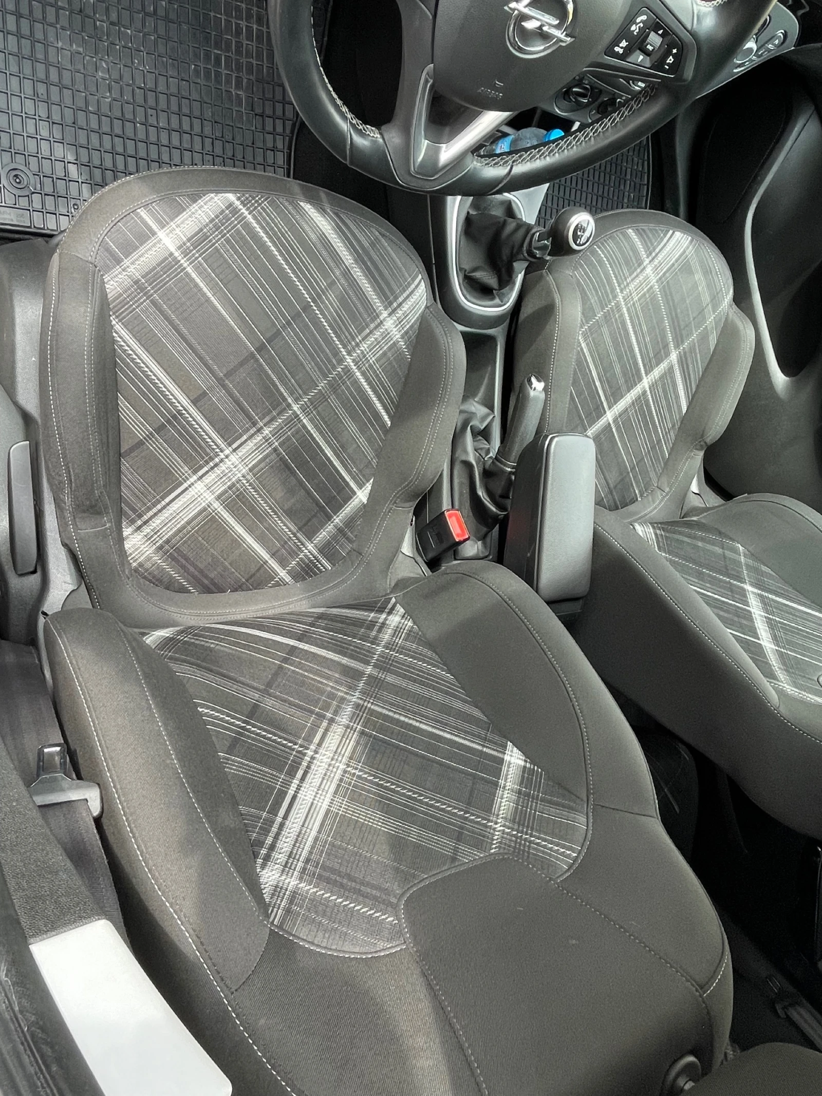 Opel Corsa E/1.3CDTI/Multy/CD/Led/Shadow line/Excellent!, снимка 14 - Автомобили и джипове - 54684167