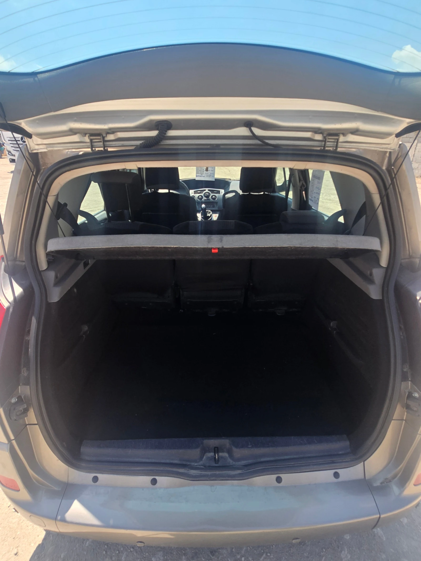 Renault Scenic, снимка 14 - Автомобили и джипове - 54761761