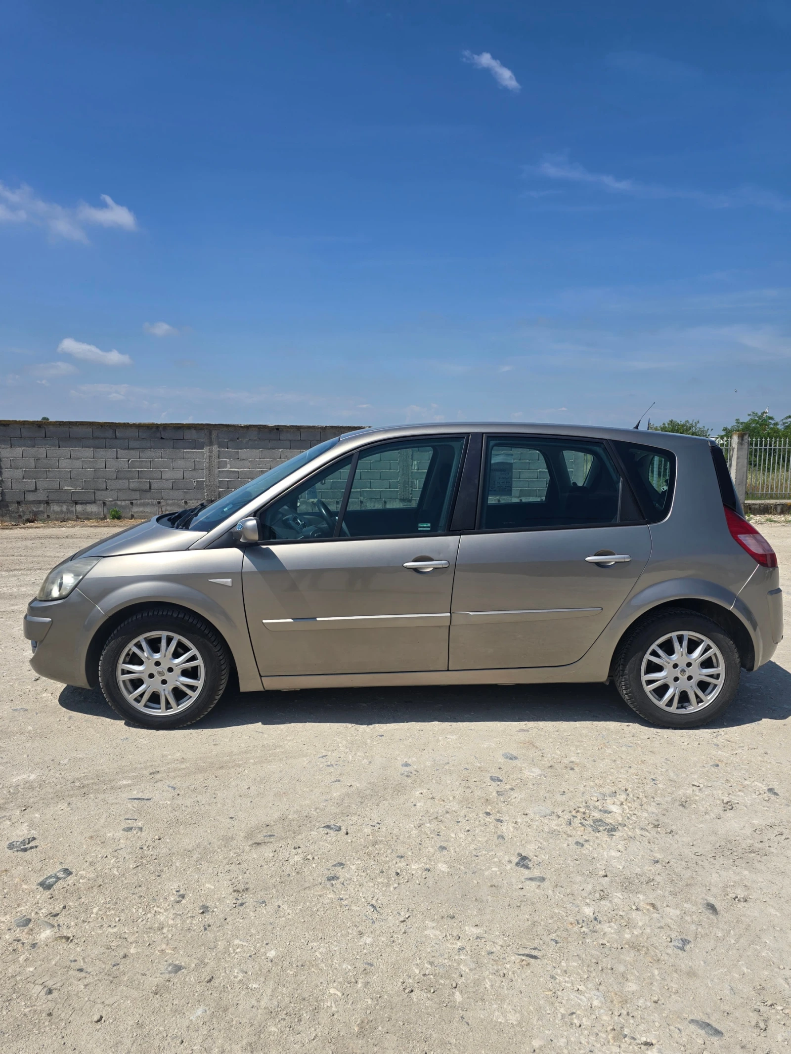 Renault Scenic, снимка 3 - Автомобили и джипове - 54761761