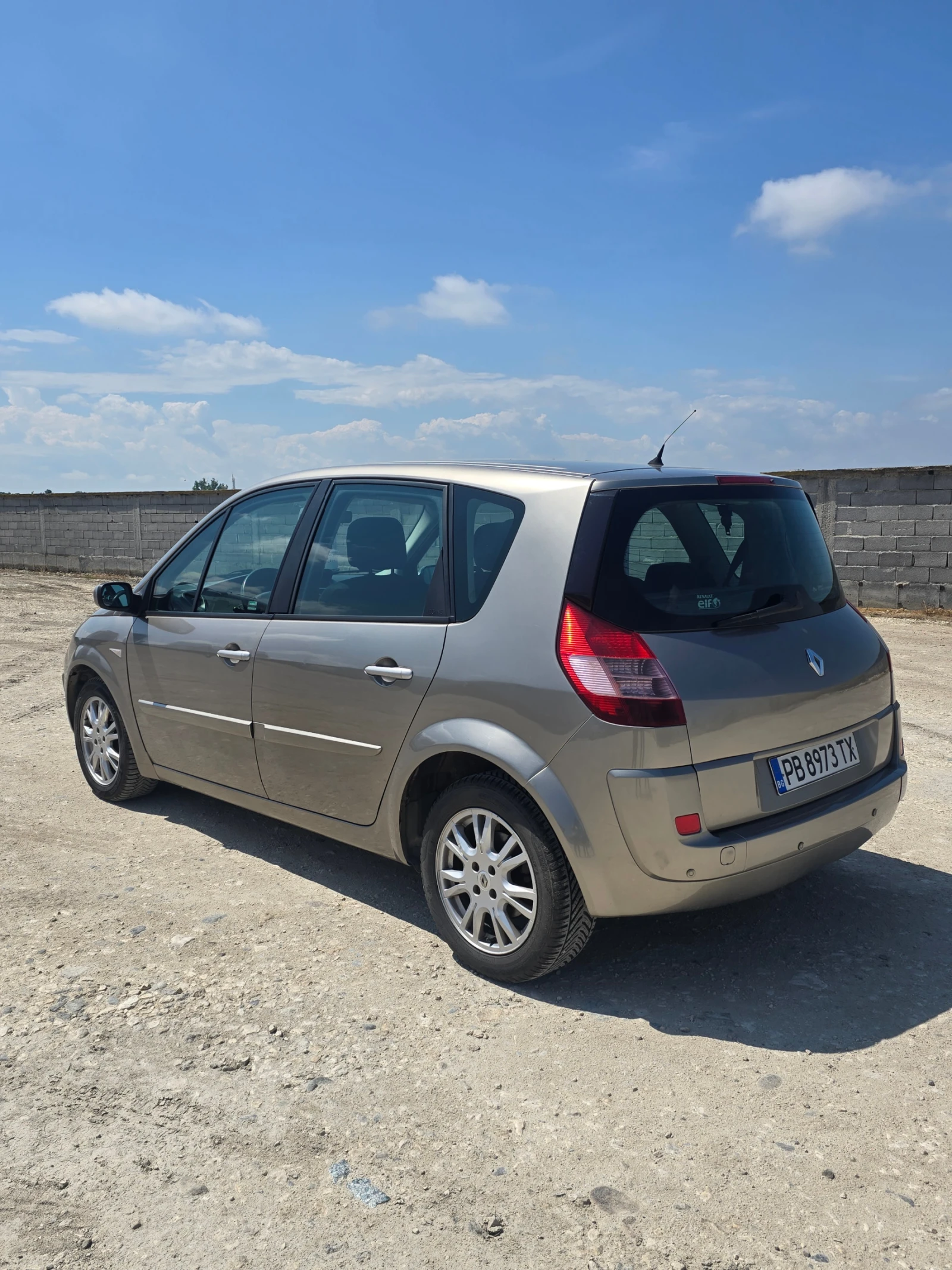 Renault Scenic, снимка 4 - Автомобили и джипове - 54761761