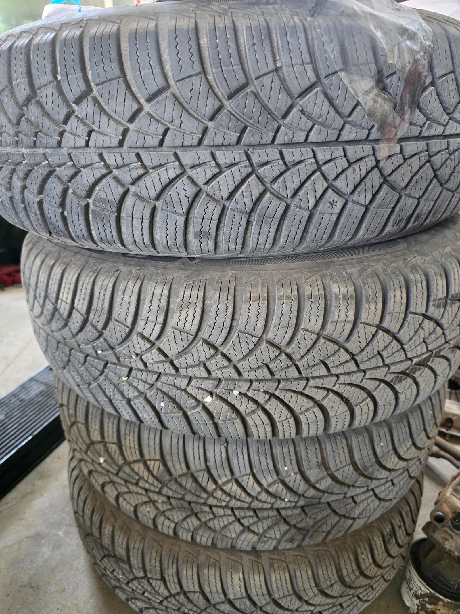 Nissan Almera tino 1.8, снимка 8 - Автомобили и джипове - 55146717