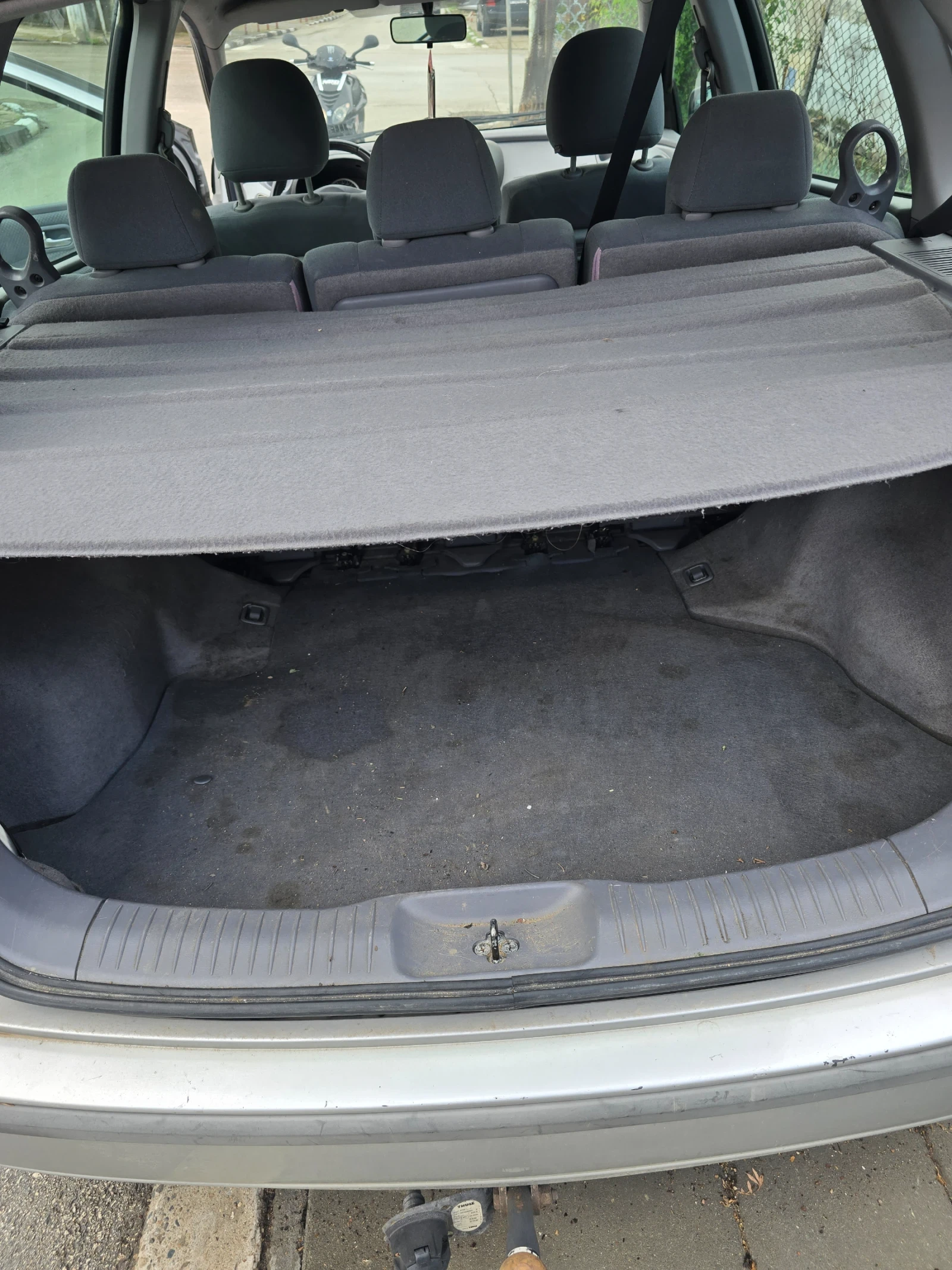 Nissan Almera tino 1.8, снимка 4 - Автомобили и джипове - 55146717