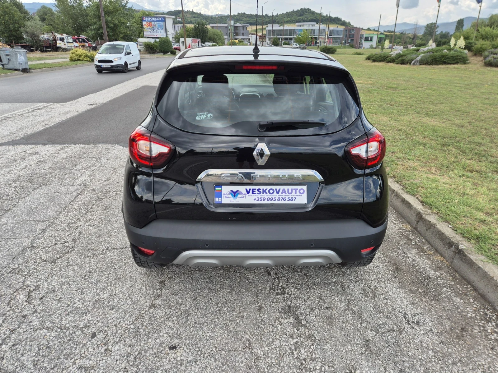 Renault Captur 1.5dci Avtomat Led Pure Vision, снимка 4 - Автомобили и джипове - 54940267