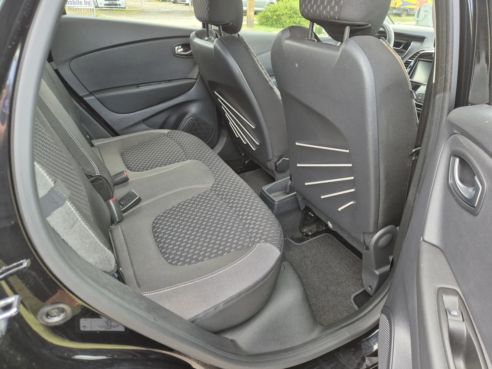 Renault Captur 1.5dci Avtomat Led Pure Vision, снимка 15 - Автомобили и джипове - 54940267