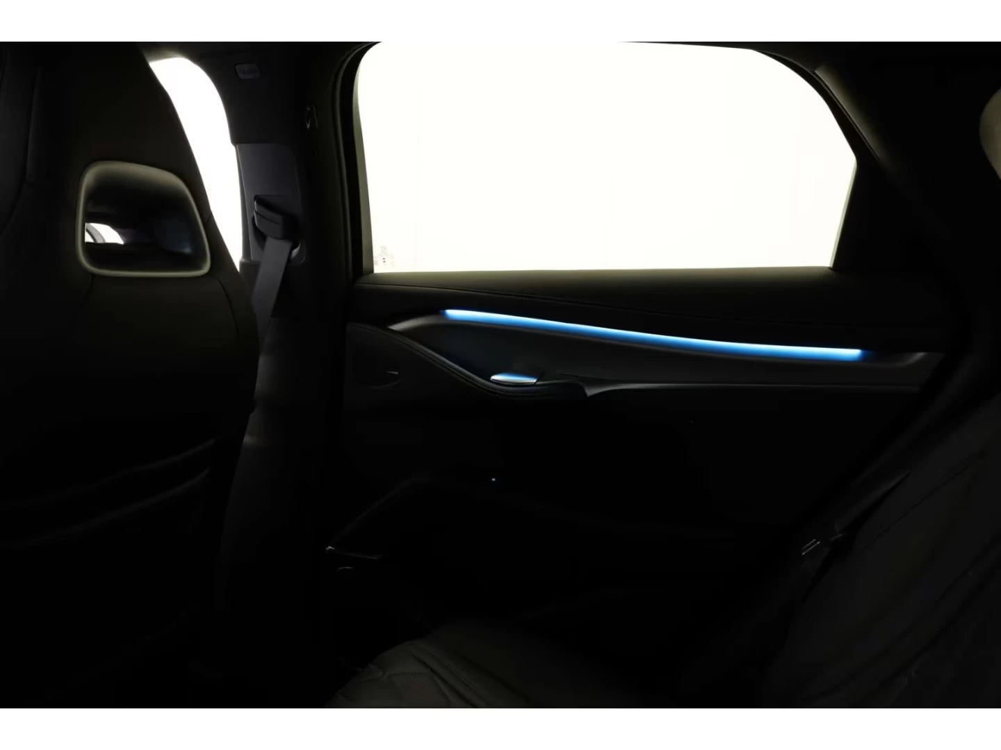 BYD Sealion 7 DESIGN/4X4/HP/360/PANO/ACC/LED/607z, снимка 15 - Автомобили и джипове - 55298049
