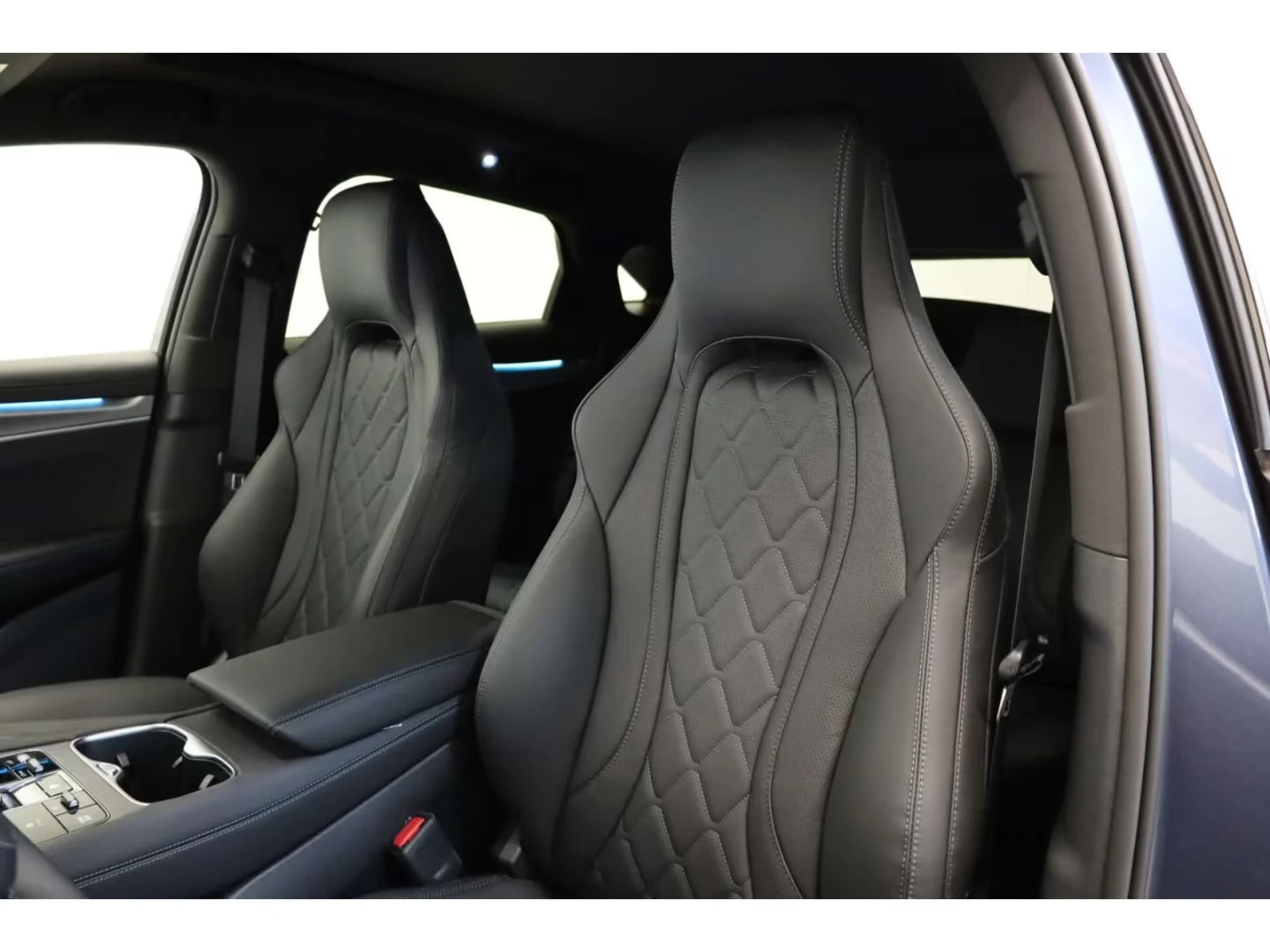 BYD Sealion 7 DESIGN/4X4/HP/360/PANO/ACC/LED/607z, снимка 9 - Автомобили и джипове - 55298049