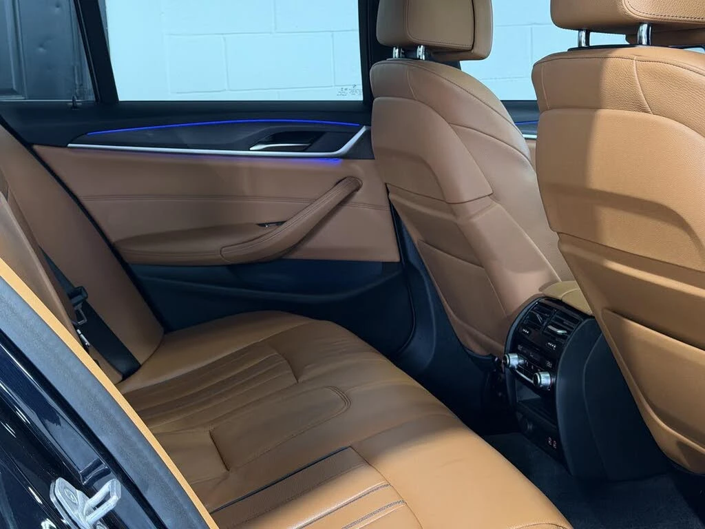 BMW 530 i* XDRIVE* M SPORT* HEAD UP* �������* ������ | Mobile.bg � ����������� 11