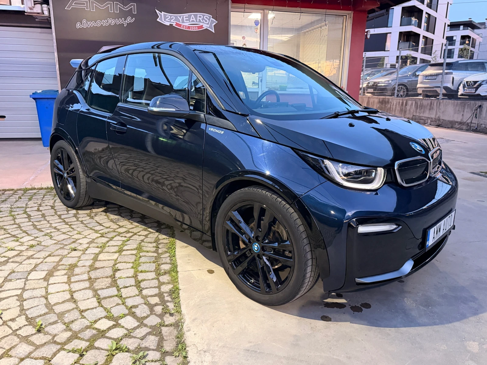 BMW i3 S* ГАРАНЦИЯ до 01.27* КОЖА* NAVI PRO* KEYLESS GO* , снимка 13 - Автомобили и джипове - 55911556