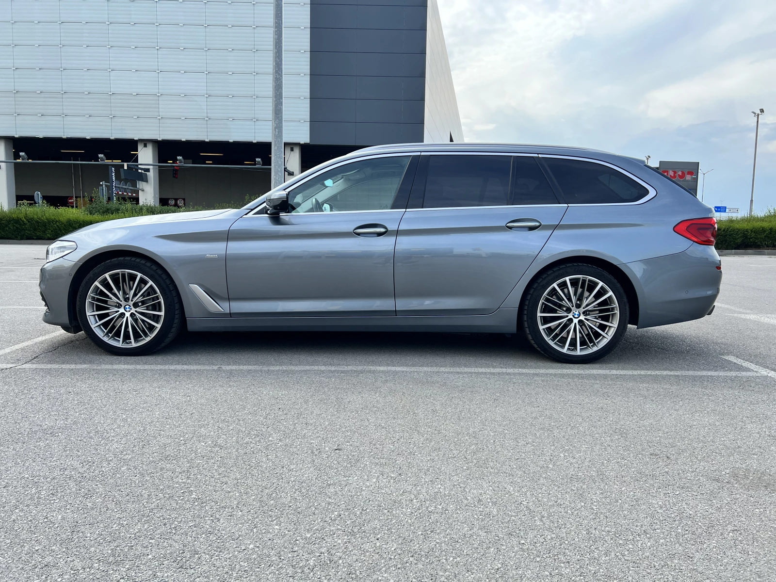 BMW 540 i xDrive, снимка 4 - Автомобили и джипове - 56524695