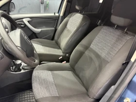 Dacia Duster 1.6i 4x4 SWIS, снимка 6