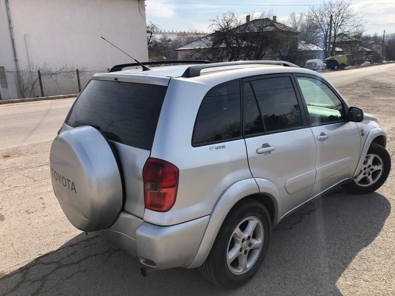 Toyota Rav4 2.0 d4d, снимка 3 - Автомобили и джипове - 49255967