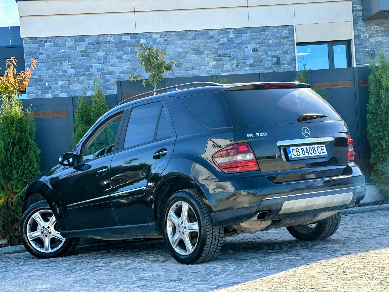 Mercedes-Benz ML 320 3.0D* 224hp.ПАНОРАМА* ПОДГРЕВ* AIRMATIK* ЛИЗИНГ* Б - изображение 4