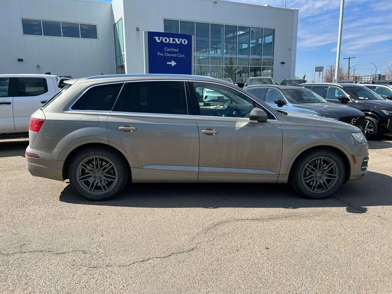 Audi Q7 * 3.0T Technik DISTRONIC| ОБУДХВАНЕ| B&O| PANO| NA, снимка 3 - Автомобили и джипове - 54184134