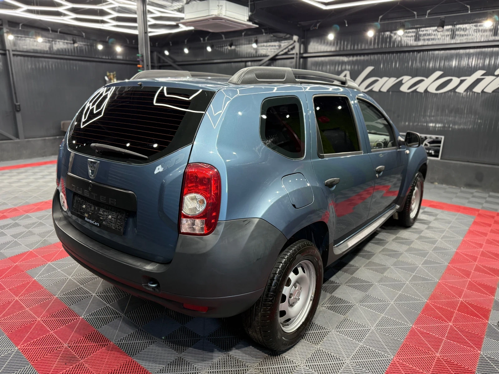 Dacia Duster 1.6i 4x4 SWIS, снимка 3 - Автомобили и джипове - 54719916