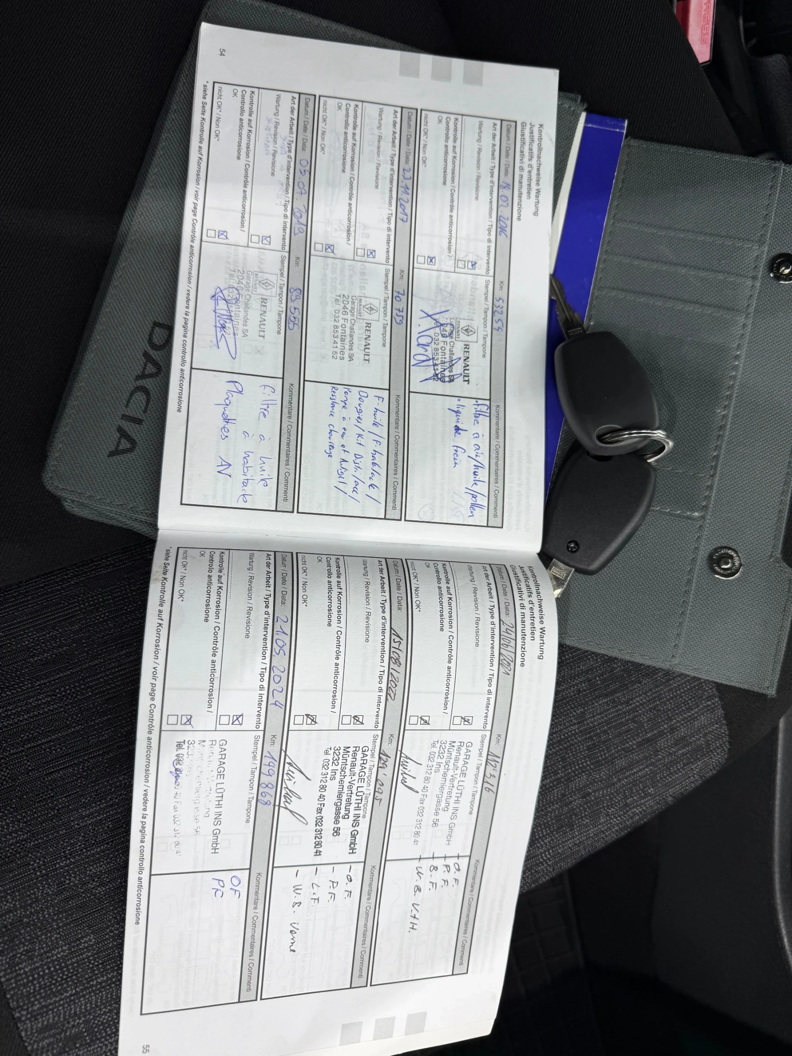 Dacia Duster 1.6i 4x4 SWIS, снимка 12 - Автомобили и джипове - 54719916