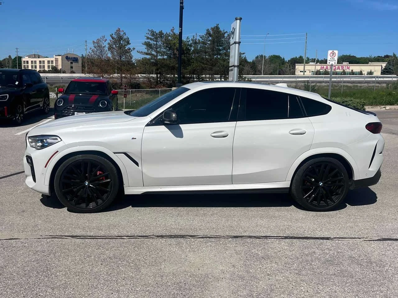 BMW X6 M50i | CARFAX | БЕЗ ПЪРВОНАЧАЛНА ВНОСКА, снимка 3 - Автомобили и джипове - 55081741