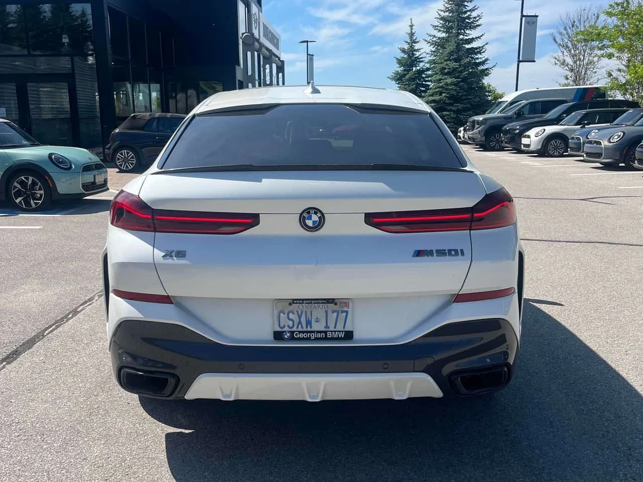 BMW X6 M50i | CARFAX | БЕЗ ПЪРВОНАЧАЛНА ВНОСКА, снимка 4 - Автомобили и джипове - 55081741