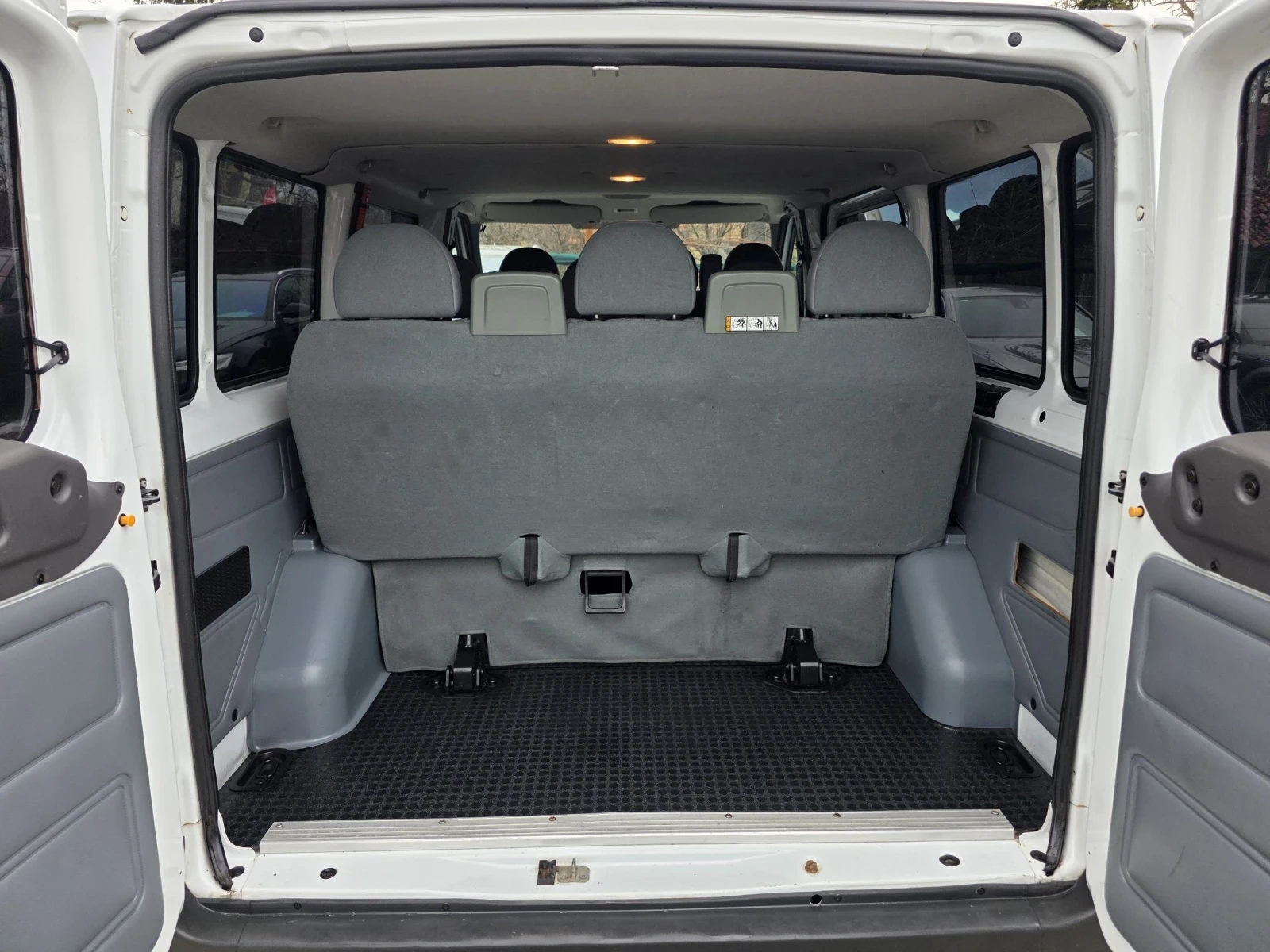 Ford Transit 2.2 TDCI 101 �.�. 9 ������ / ����� / ���� 5 | Mobile.bg � ����������� 17