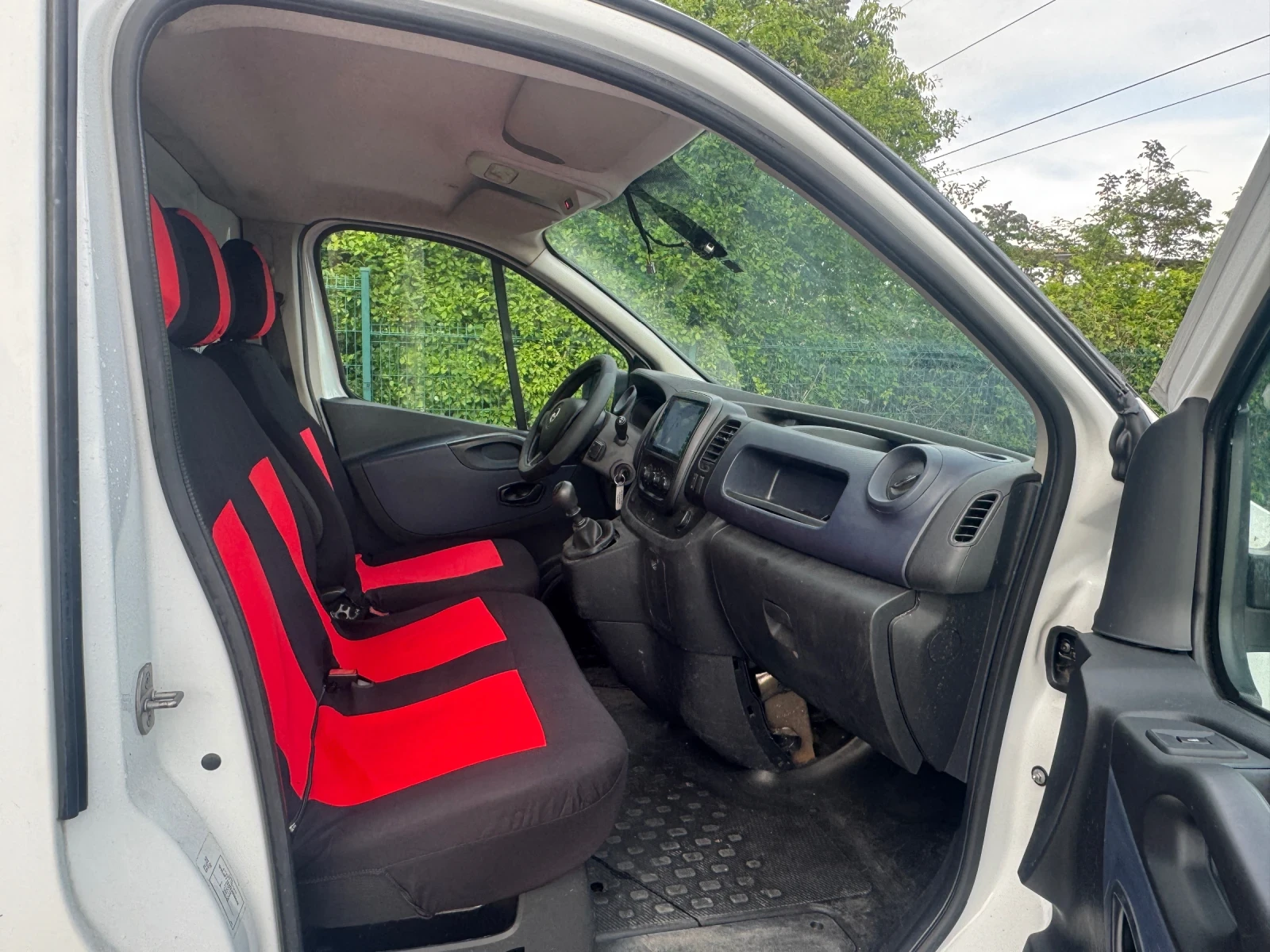 Opel Vivaro 1.6 CDTI* 4 врати* Клима* NAVI , снимка 10 - Бусове и автобуси - 54545271