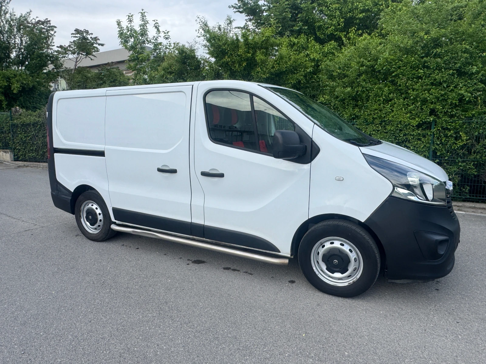 Opel Vivaro 1.6 CDTI* 4 врати* Клима* NAVI , снимка 3 - Бусове и автобуси - 54545271