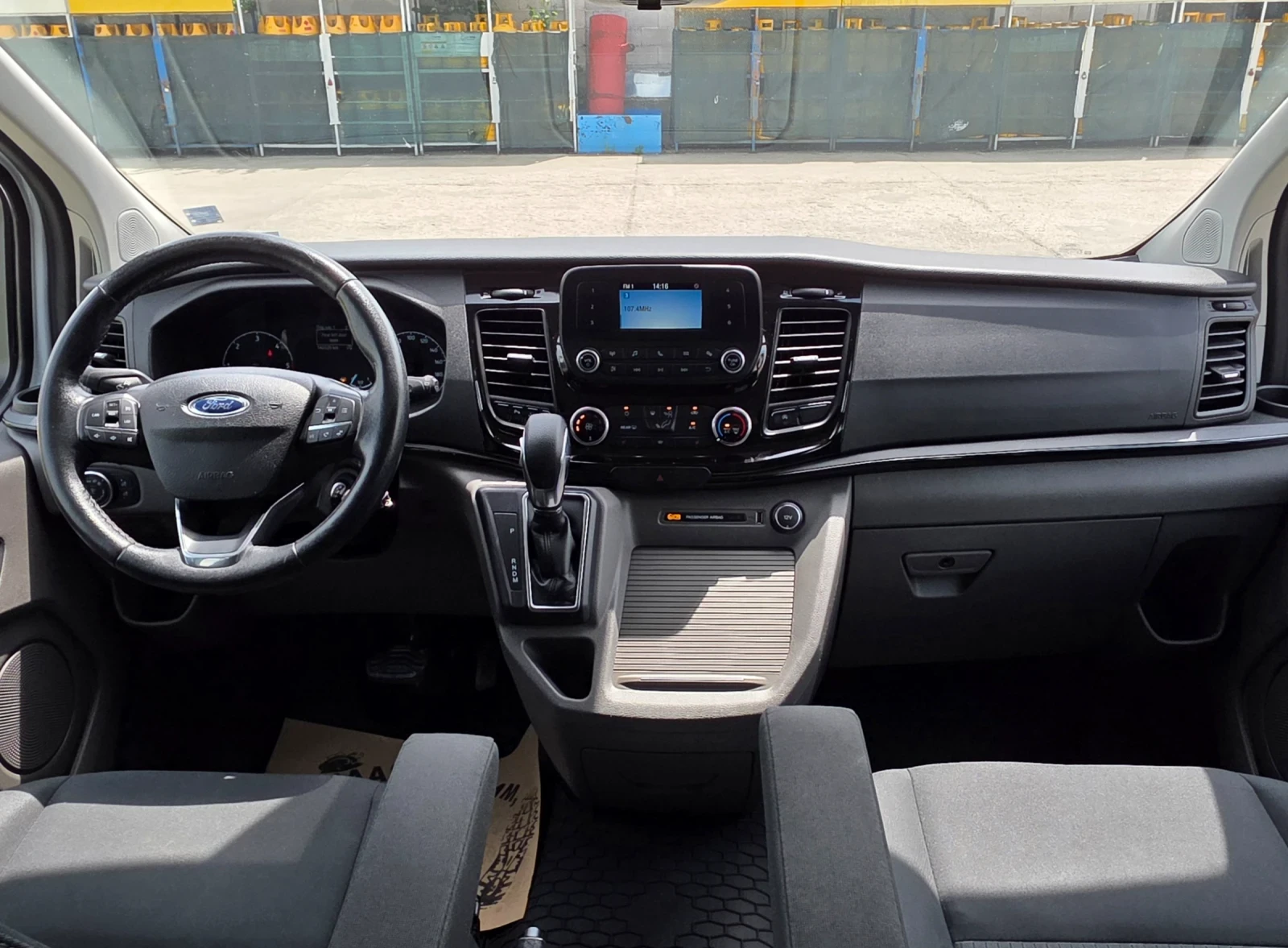 Ford Transit Custom 2.0 TDCI 130к.с  TOURNEO CUSTOM Автомат 8 места., снимка 15 - Бусове и автобуси - 54606276