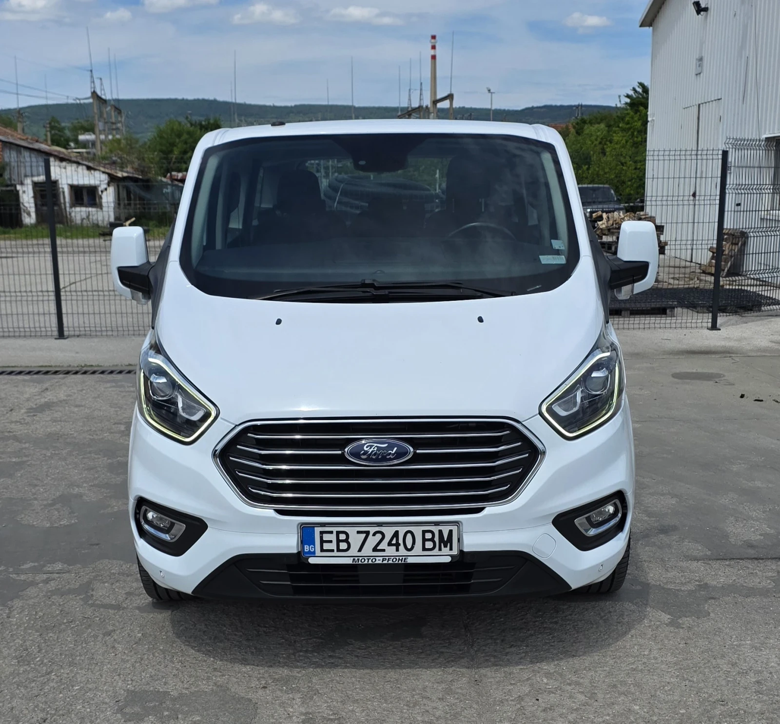 Ford Transit Custom 2.0 TDCI 130к.с  TOURNEO CUSTOM Автомат 8 места., снимка 2 - Бусове и автобуси - 54606276