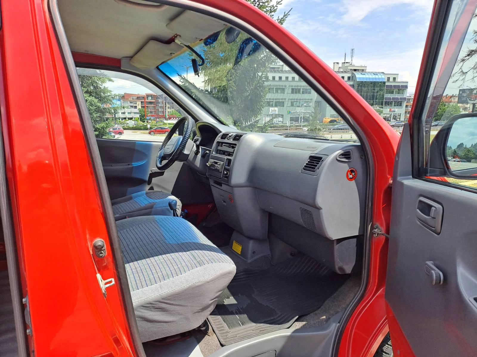 Toyota Hiace 2.4, снимка 8 - Бусове и автобуси - 55160256