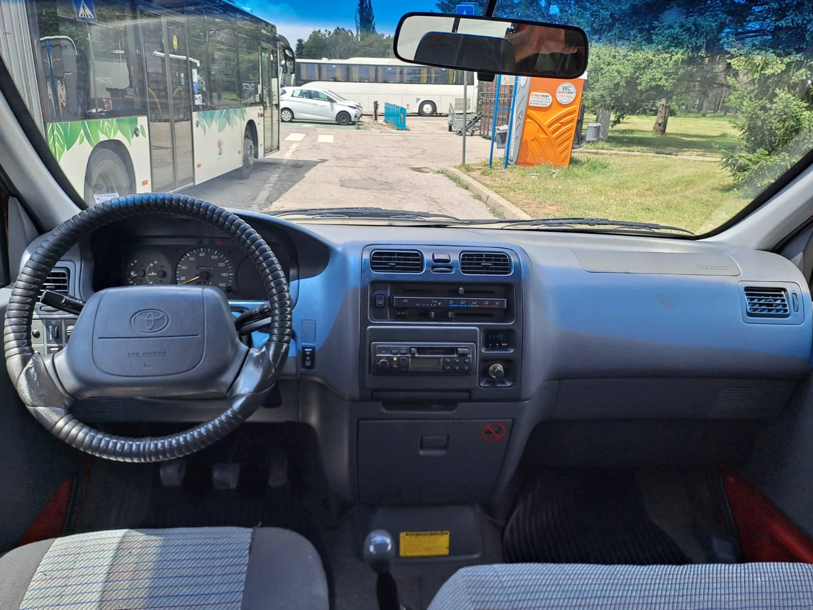Toyota Hiace 2.4, снимка 12 - Бусове и автобуси - 55160256