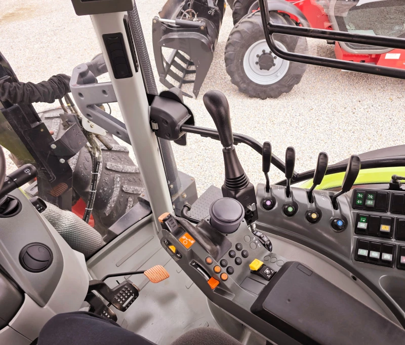 Трактор Claas Arion 620 , снимка 17 - Селскостопанска техника - 48897248