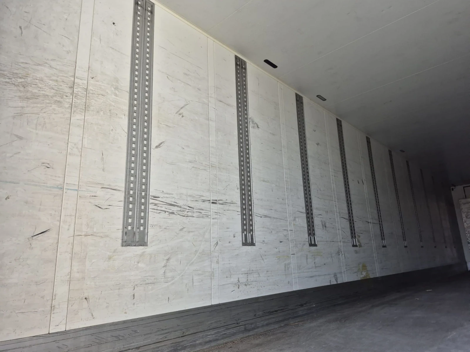 Полуремарке Schmitz Frigo Mega, снимка 4 - Ремаркета - 54158945