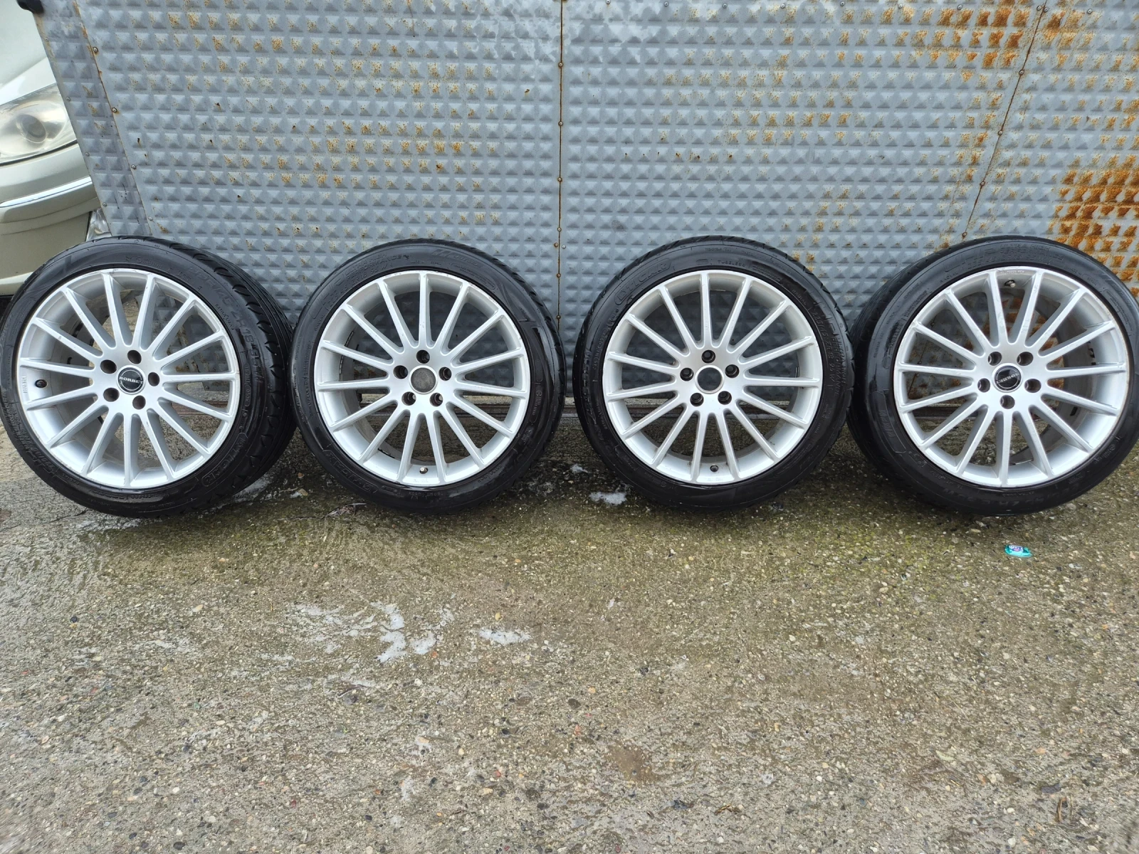���� � ������ 225/45R18 | Mobile.bg � ����������� 1