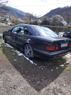 Mercedes-Benz E 220, снимка 4