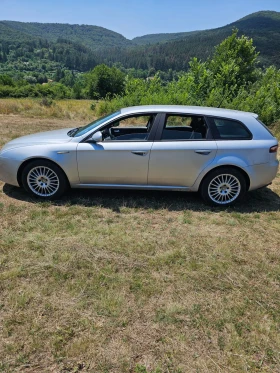 Alfa Romeo 159 sportwagon 1.9 JTDM 16V Автоматик - 1700 € - 69358070 2