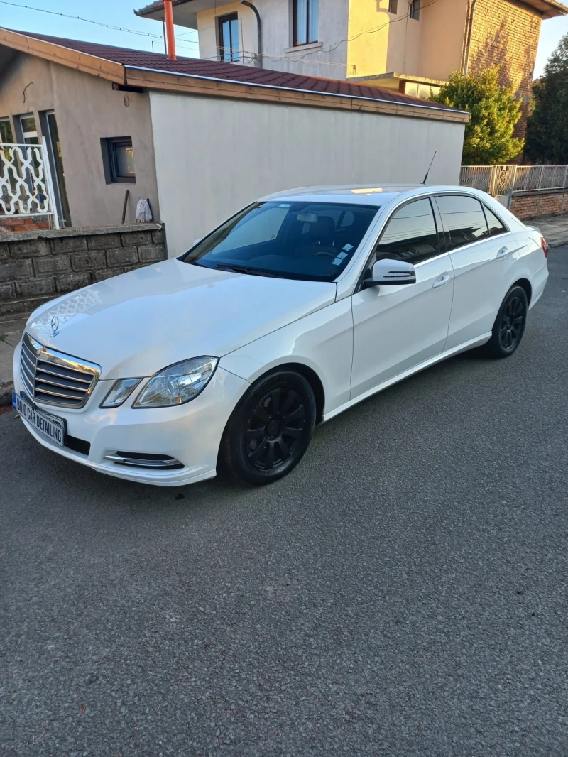 Mercedes-Benz E 220, снимка 1 - Автомобили и джипове - 47080268