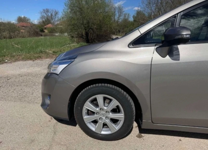 Toyota Verso, снимка 2 - Автомобили и джипове - 47323249