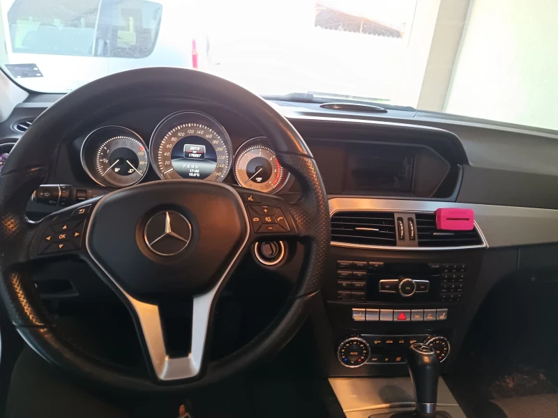 Mercedes-Benz C 200, снимка 9 - Автомобили и джипове - 49363586