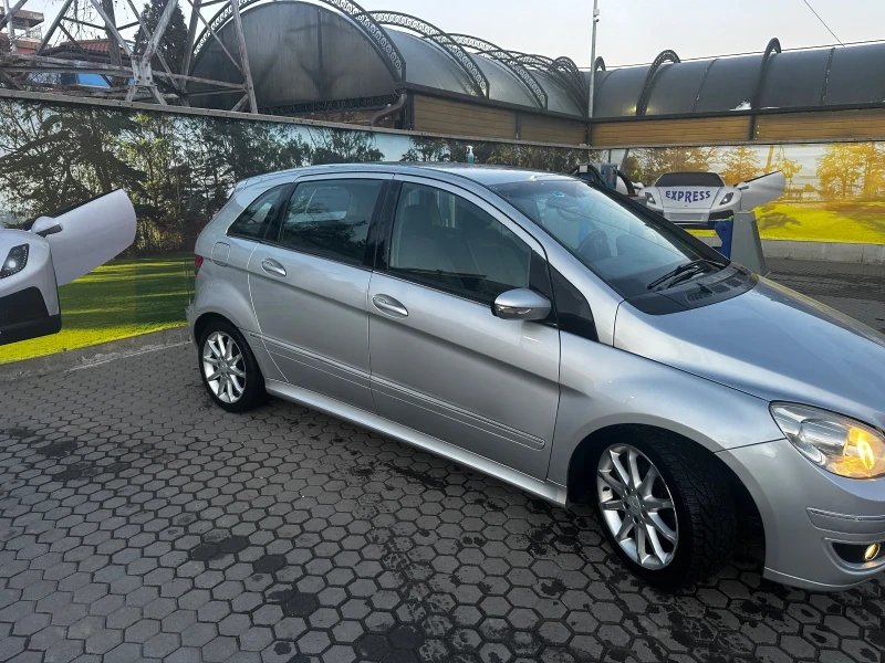 Mercedes-Benz B 200 CDI, снимка 7 - Автомобили и джипове - 49378683