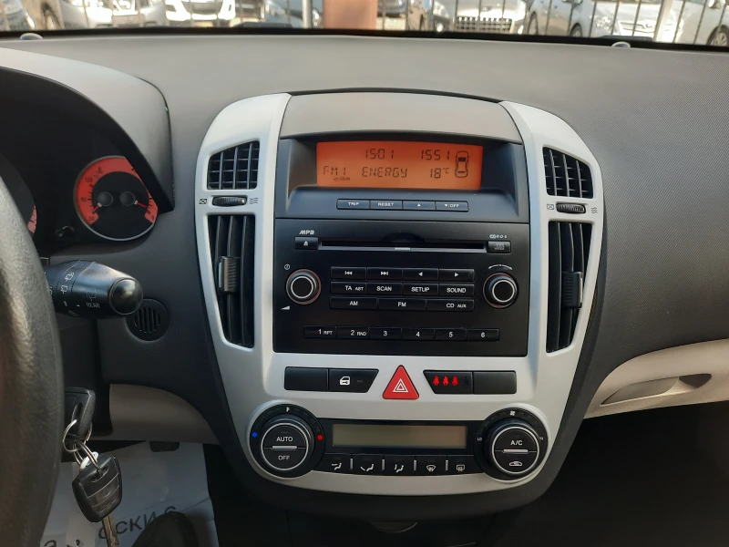 Kia Ceed 1.6 CRDI MOTION, снимка 12 - Автомобили и джипове - 52178461