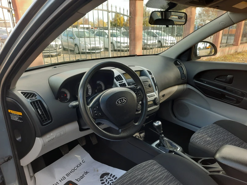 Kia Ceed 1.6 CRDI MOTION, снимка 8 - Автомобили и джипове - 52178461
