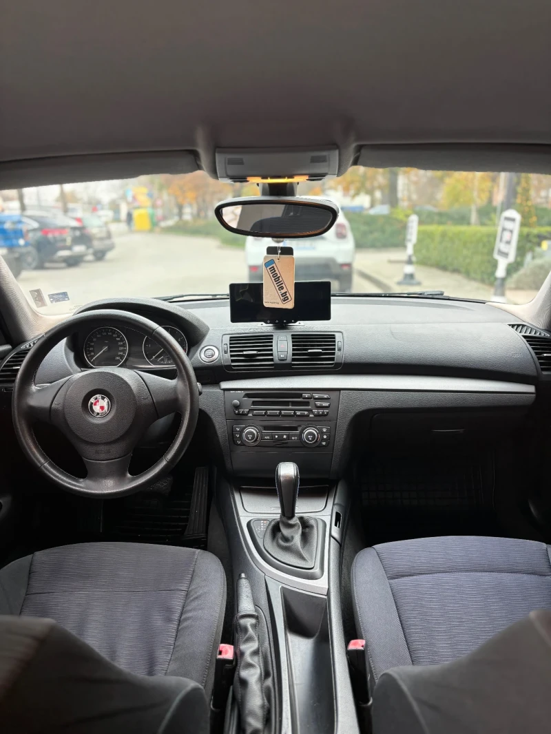 BMW 120 SHADOW LINE / AVTOMAT / CAR PLAY / KAMERA / NAVI, снимка 10 - Автомобили и джипове - 52542066