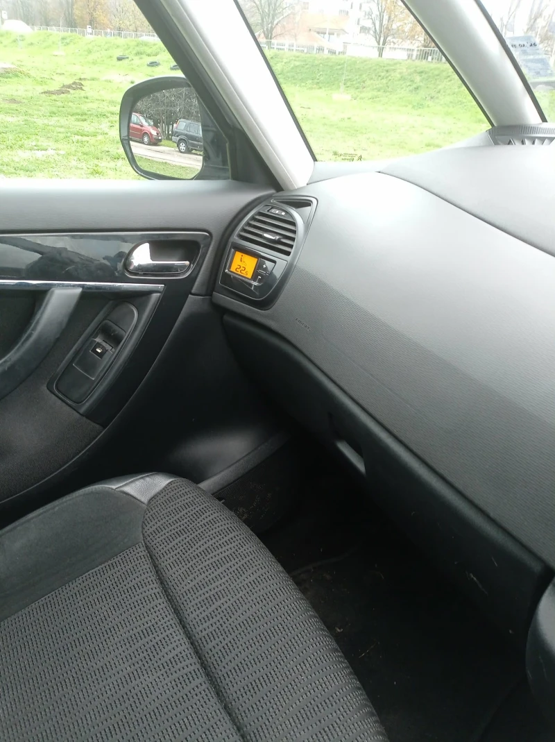 Citroen C4 Picasso, снимка 8 - Автомобили и джипове - 52698964