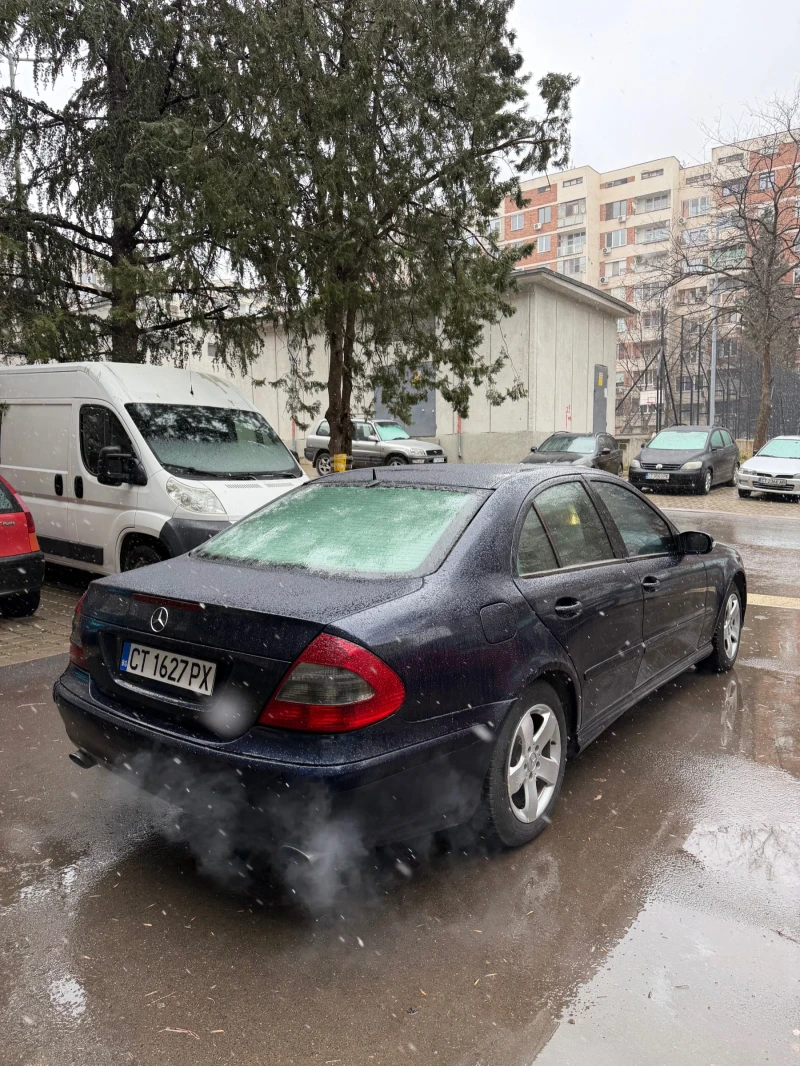 Mercedes-Benz E 220, снимка 3 - Автомобили и джипове - 53304469