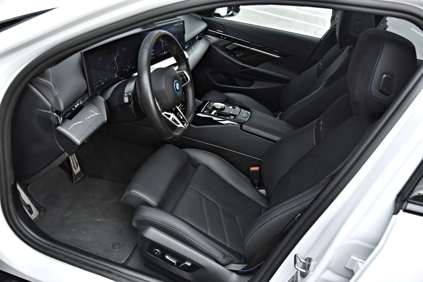 BMW i5 eDrive40 -БЕЗ ПЪРВОНАЧАЛНА ВНОСКА - изображение 7