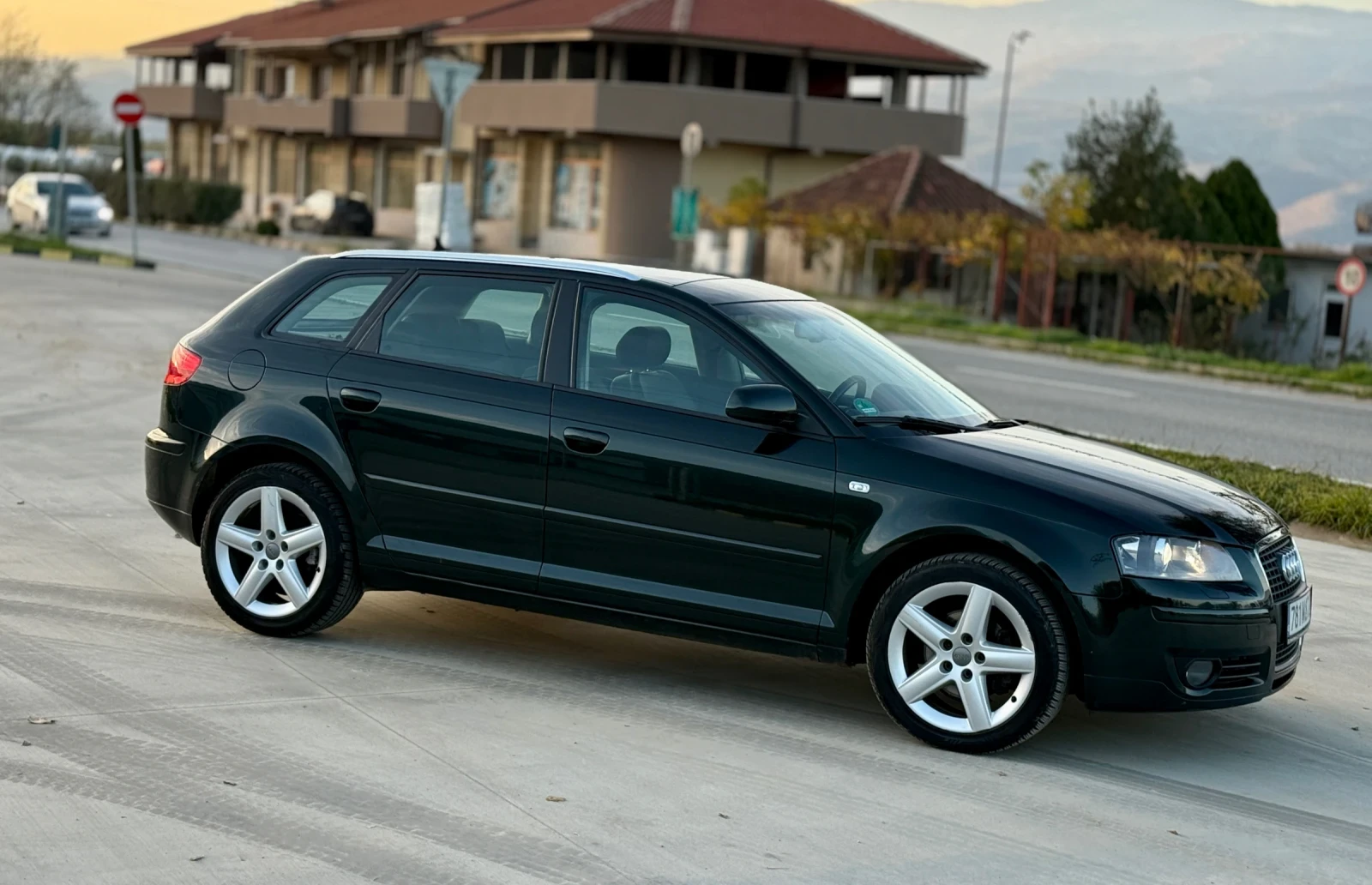 Audi A3 Sportback 2.0 TDI Pano Bi-Xenon  - изображение 2