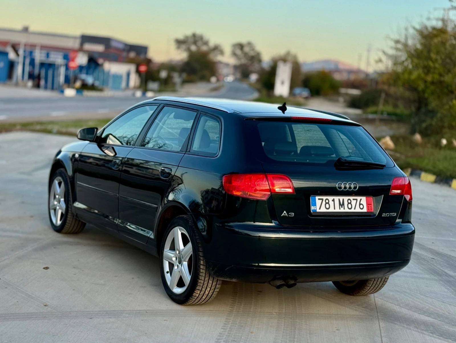 Audi A3 Sportback 2.0 TDI Pano Bi-Xenon  - изображение 4