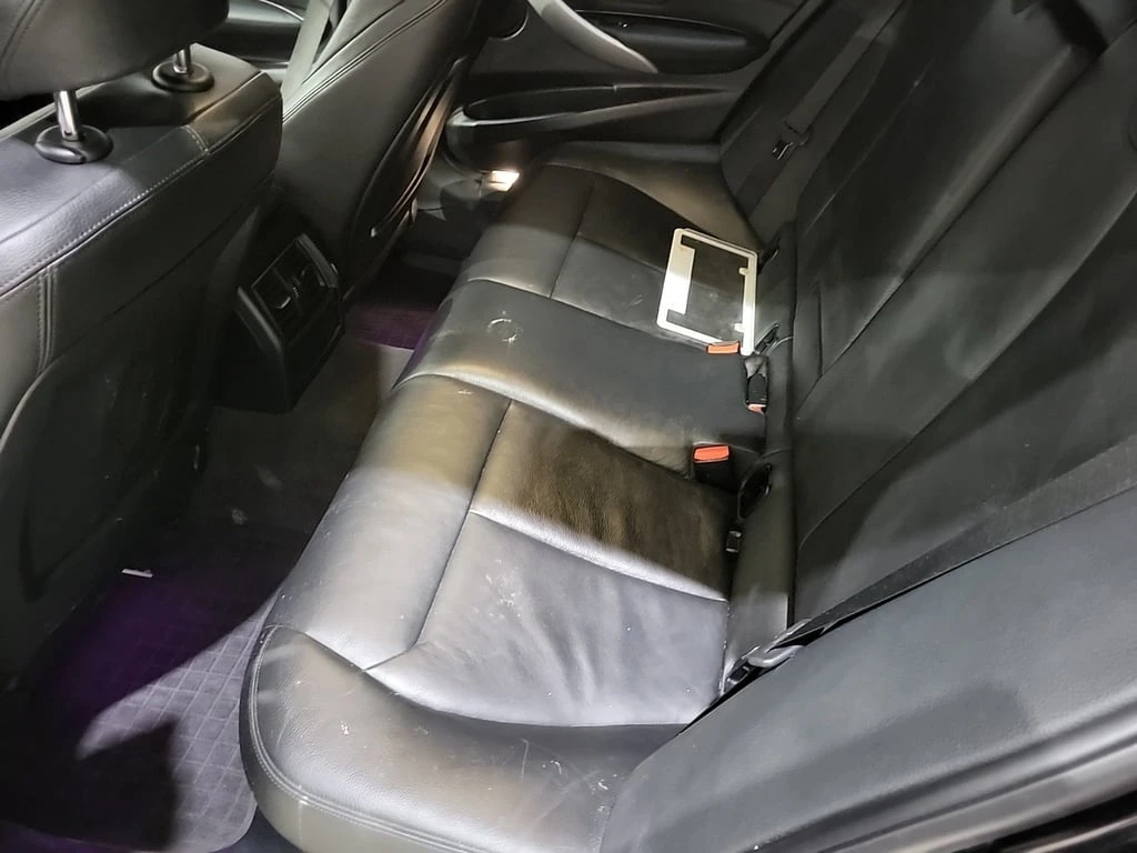 BMW 330 330I XDRIVE  CARFAX | Mobile.bg   12