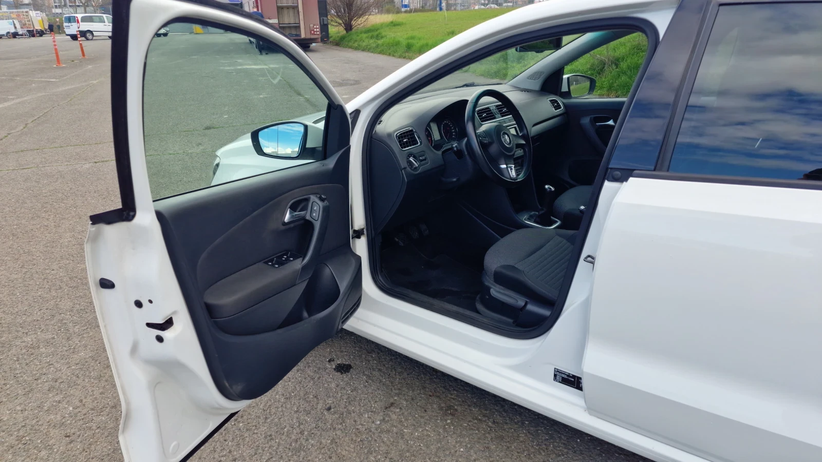 VW Polo TSI, снимка 13 - Автомобили и джипове - 54080052