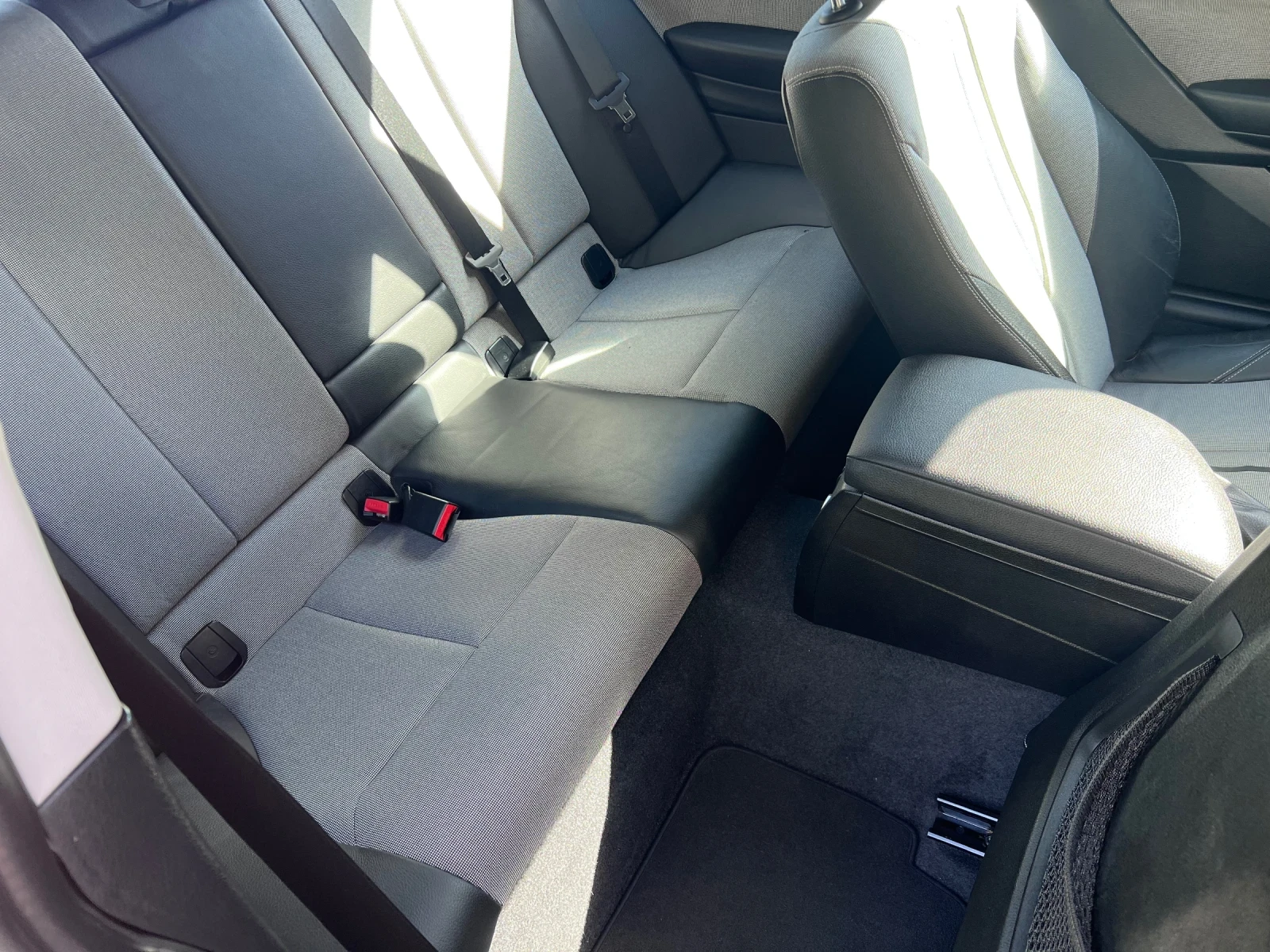 BMW 118 2.0d 143кс Urban Automatic, снимка 11 - Автомобили и джипове - 54326460