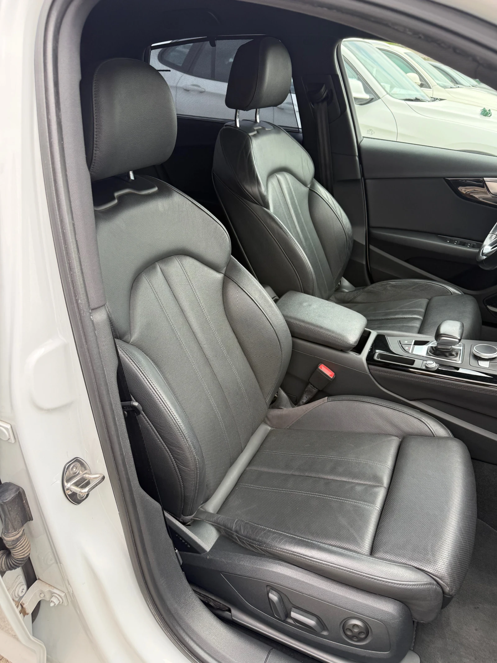 Audi A4 2.0TDI* Matrix* 360camera* Digital* Обдухване* ЛИЗ, снимка 12 - Автомобили и джипове - 54450992