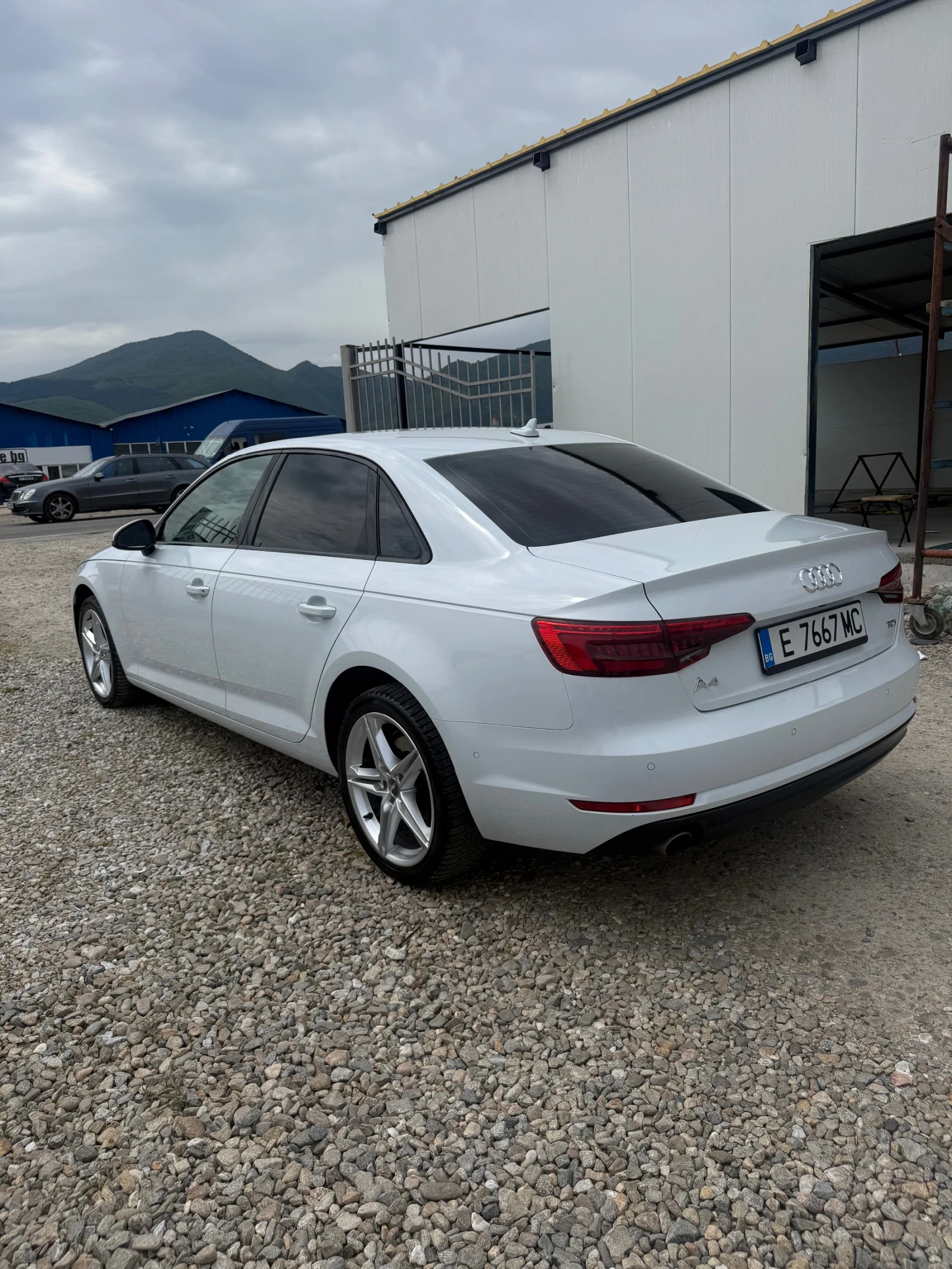 Audi A4 2.0TDI* Matrix* 360camera* Digital* Обдухване* ЛИЗ, снимка 6 - Автомобили и джипове - 54450992
